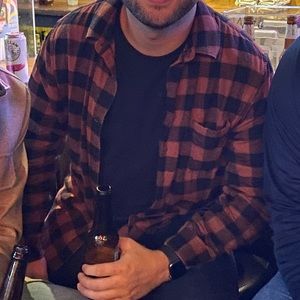 Men’s L black and maroon flannel